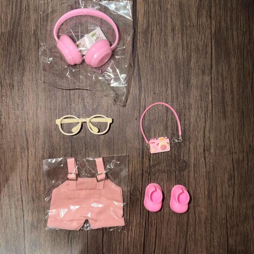 labubu Pink outfit/accessories